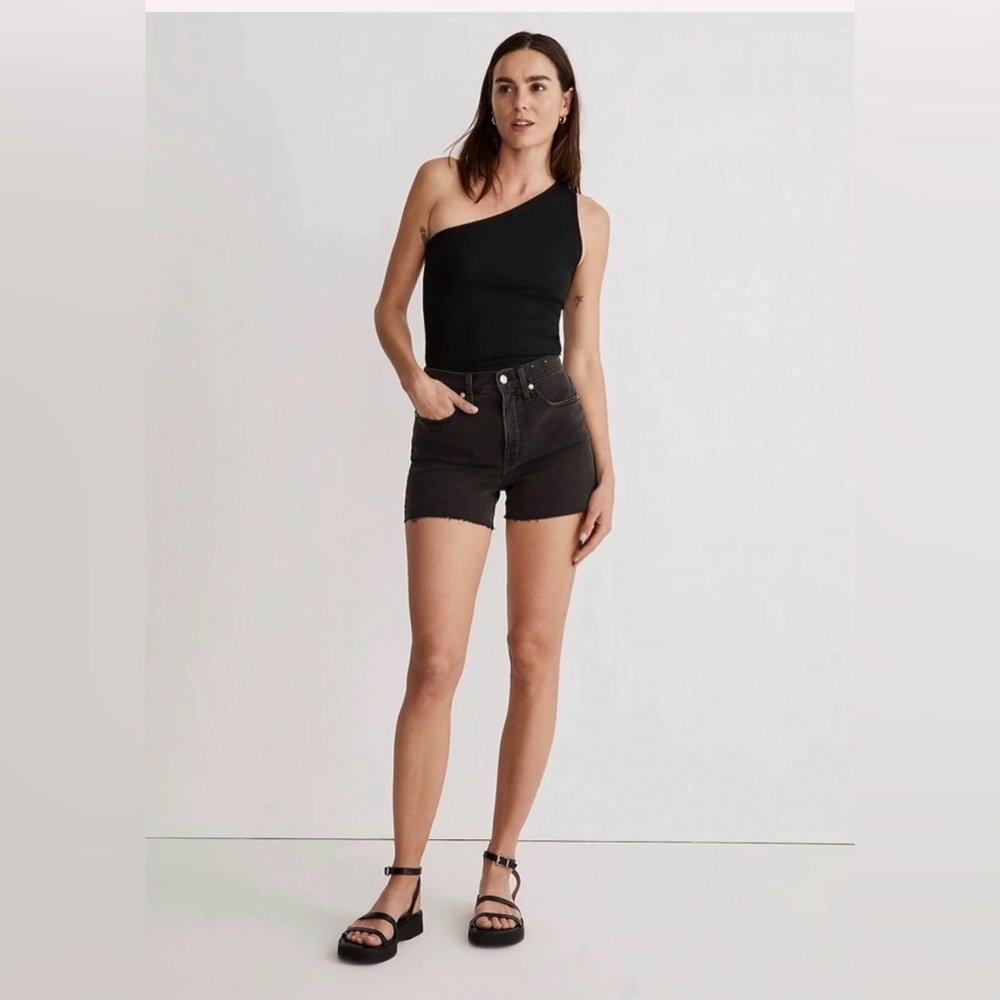 MADEWELL HIGH-RISE DENIM BLACK SHORTS SIZE 31 FRAYED HEMS, LUNAR WASH